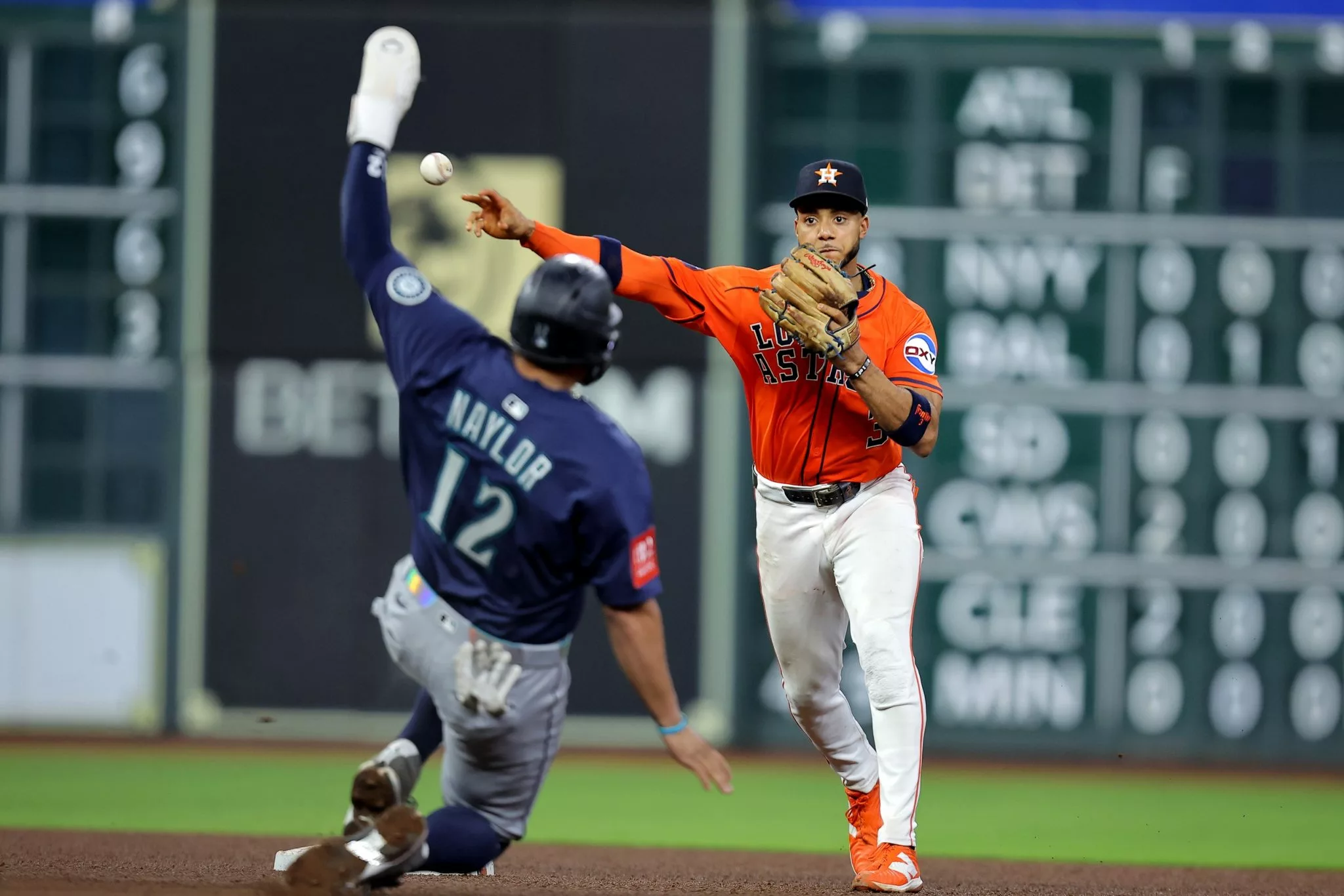 Astros vs Guardians prediction