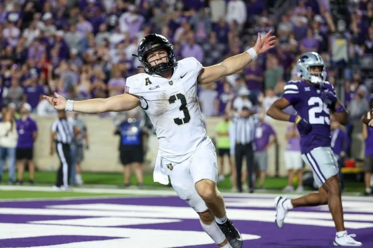 Cale Hellums looks to lead Army Over North Texas