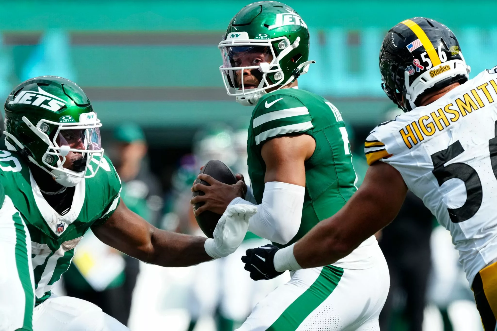 Justin Fields looks to lead the Jets over the Bills