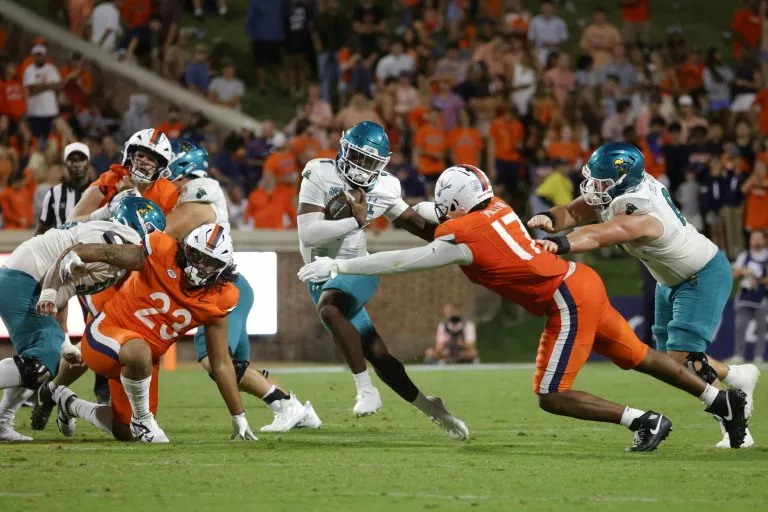 UL Monroe Warhawks vs Coastal Carolina Chanticleers Picks and Prediction