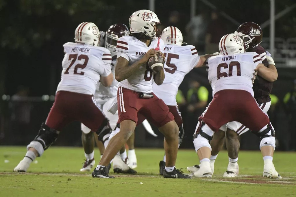 AJ Hairston looks to lead the Minutemen over the Bulls
