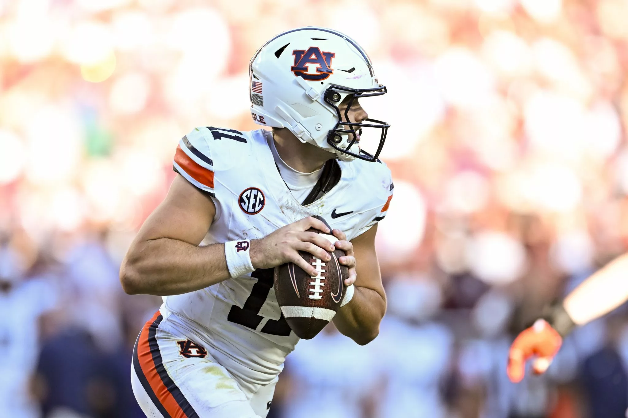 Jackson Arnold looks to lead Auburn over Georgia