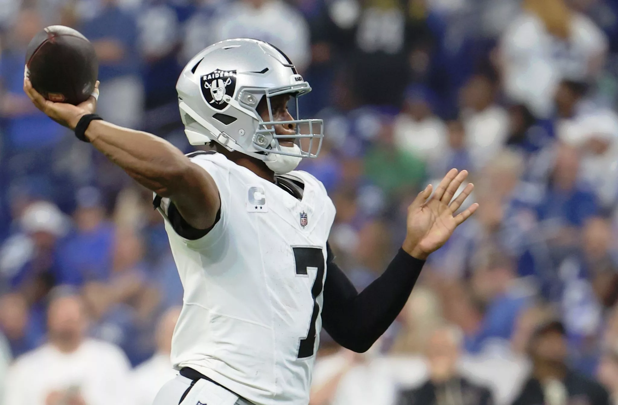 Geno Smith looks to lead the Raiders over the Titans