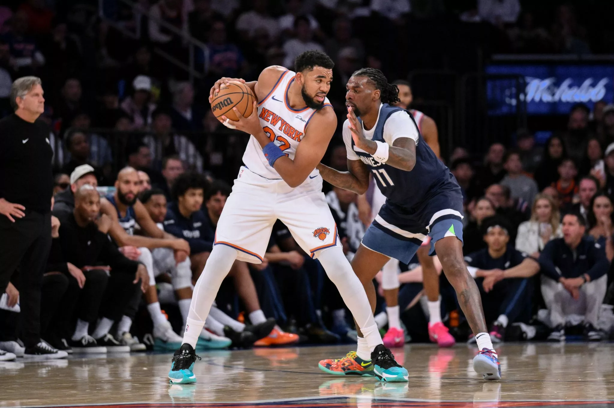 Karl-Anthony Towns looks to lead the Knicks over the Cavs