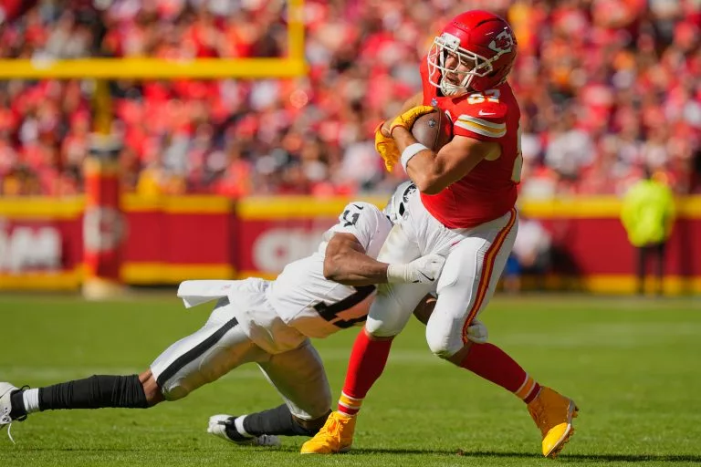 Travis Kelce looks to lead the Chiefs over the Commanders