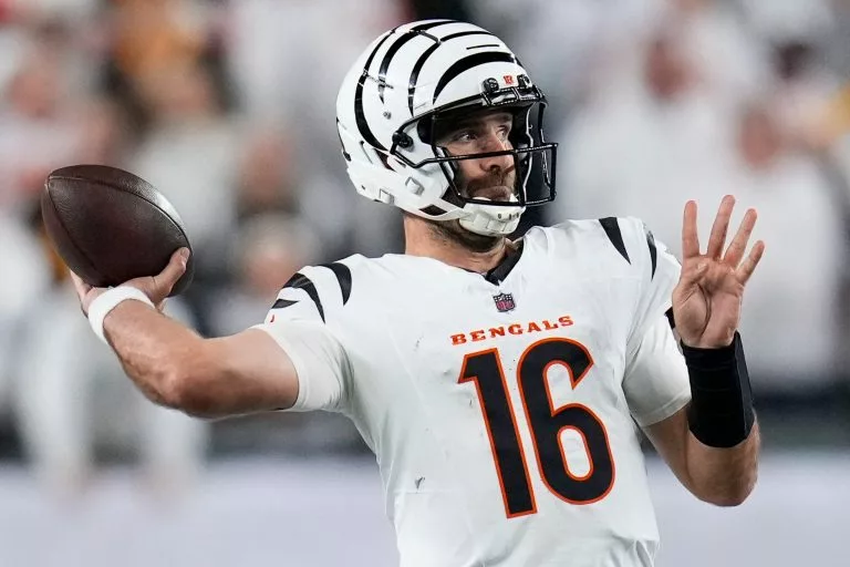 Joe Flacco looks to lead the Bengals over the Jets