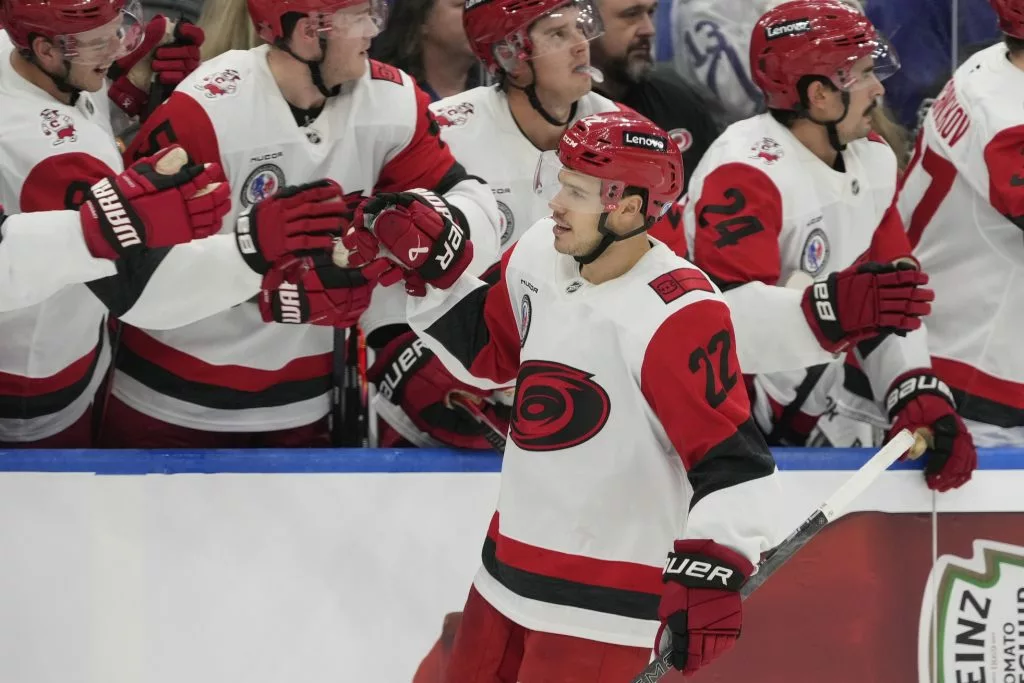 Vancouver Canucks vs Carolina Hurricanes prediction