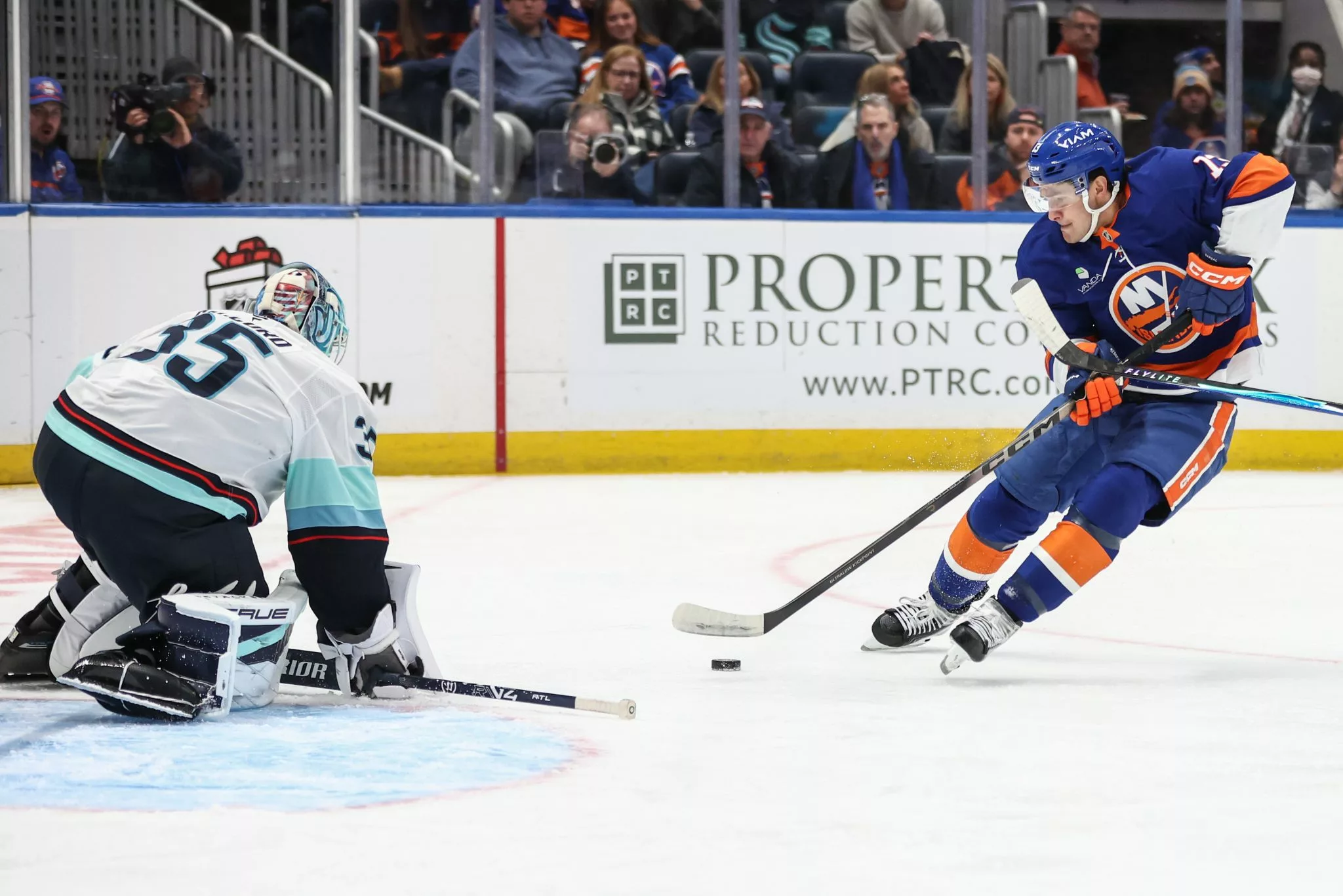 Mathew Barzal looks to lead the Islanders over the Bruins