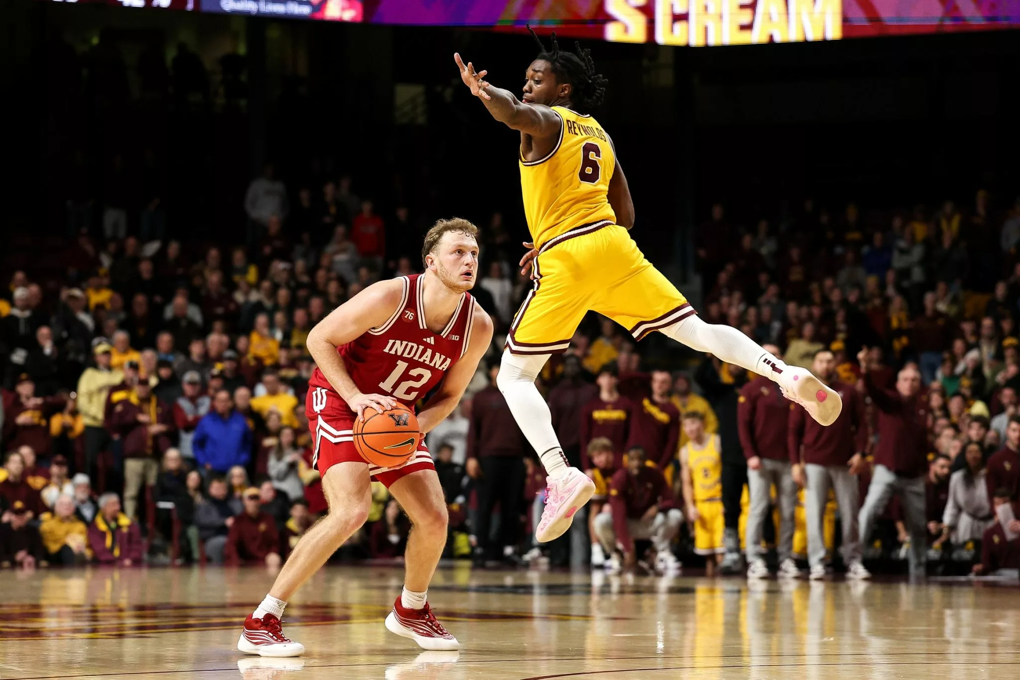 Tucker DeVries looks to lead Indiana ver Louisville