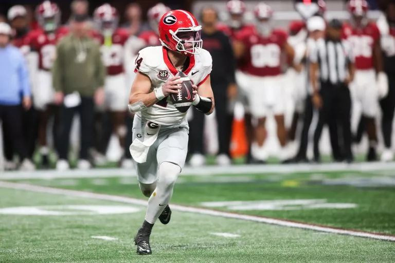 Gunner Stockton looks to lead the Bulldogs over the Rebels