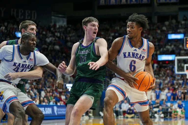 Oakland Golden Grizzlies vs Green Bay Phoenix Picks and Predictions for Sunday January 18 2026