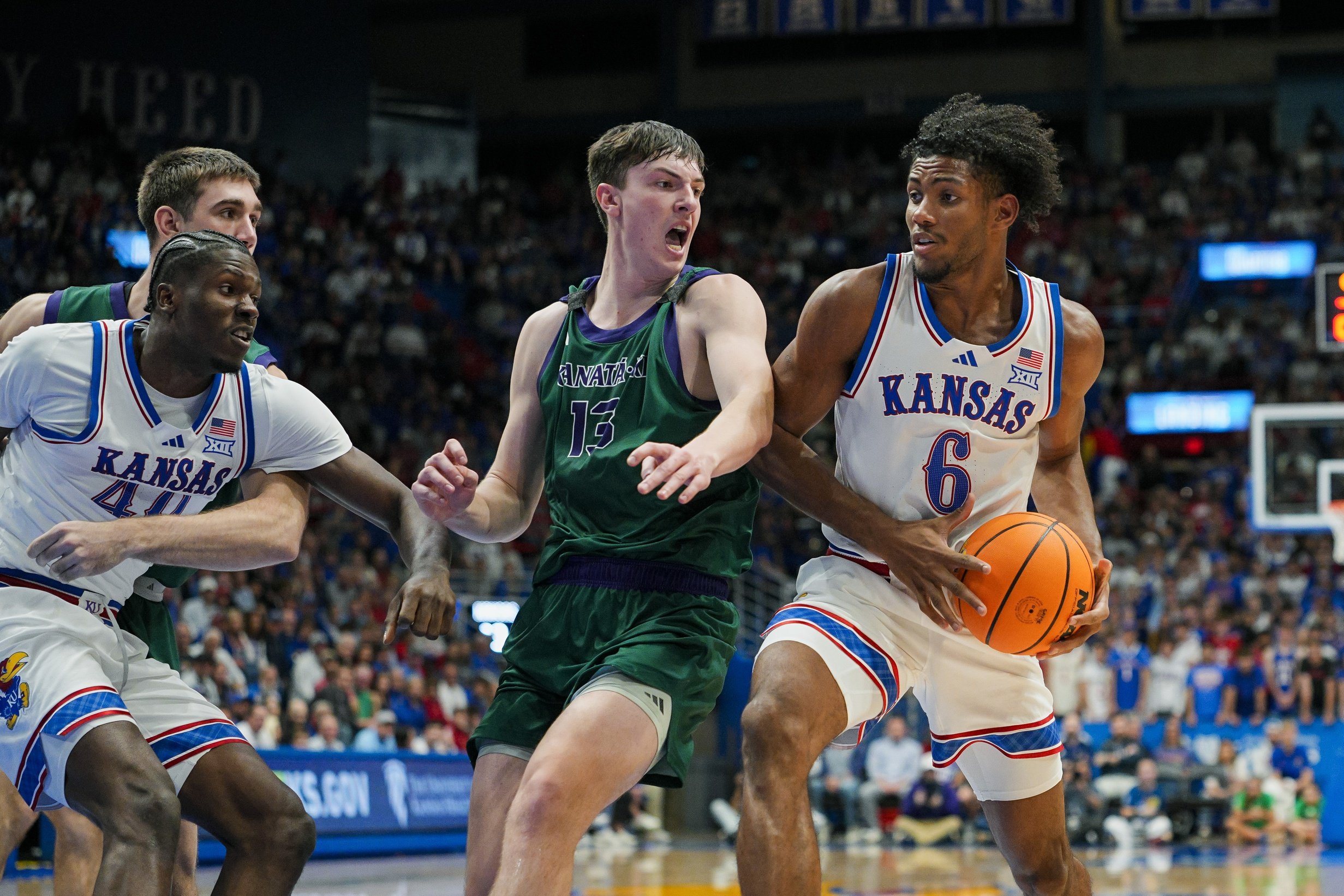Oakland Golden Grizzlies vs Green Bay Phoenix Picks and Predictions for Sunday January 18 2026