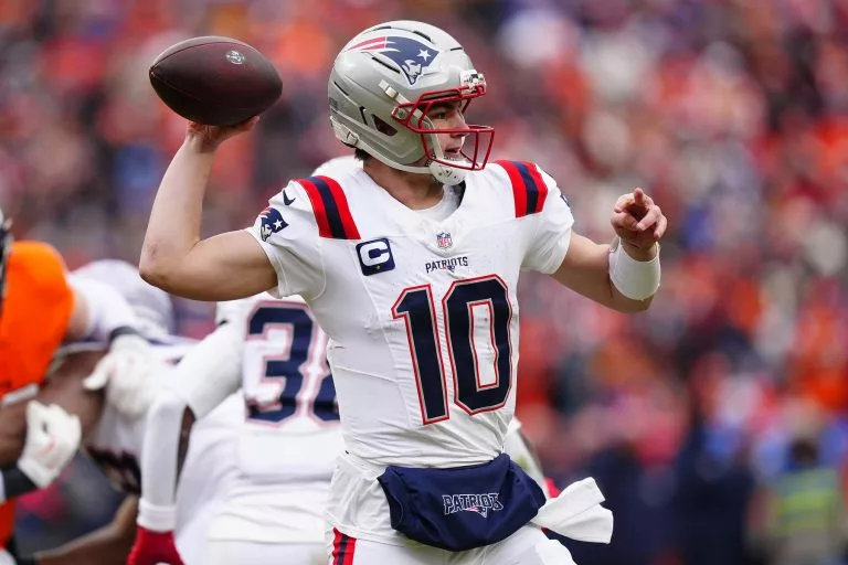 Seahawks vs. Patriots prediction, picks, odds and Super Bowl line movement