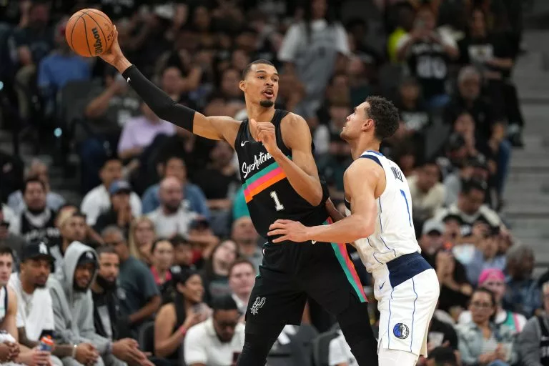 Victor Wembanyama looks to lead the Spurs over the Nuggets
